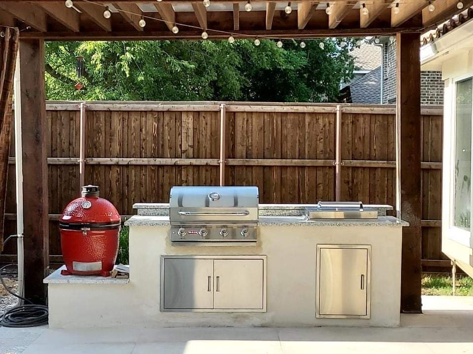 EXTERIOR KITCHEN