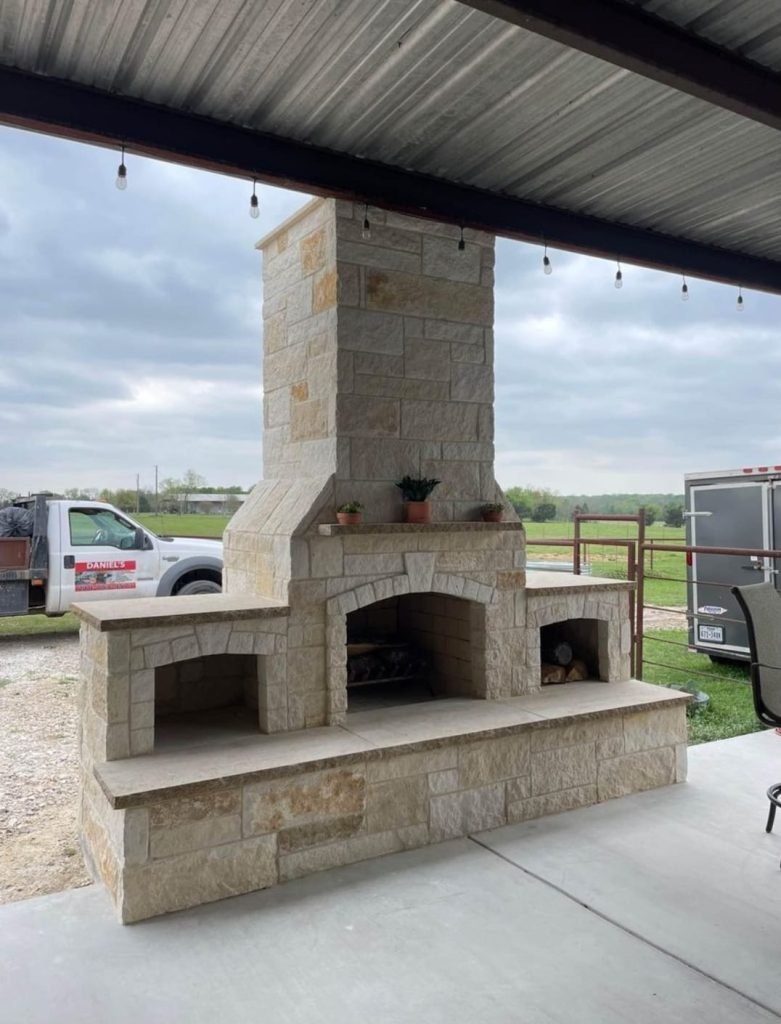 EXTERIOR KITCHEN